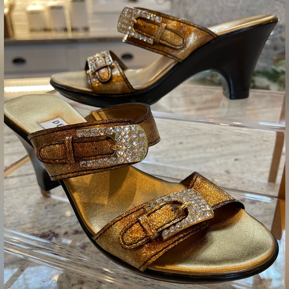 Elegant Gold Wedge Sandals